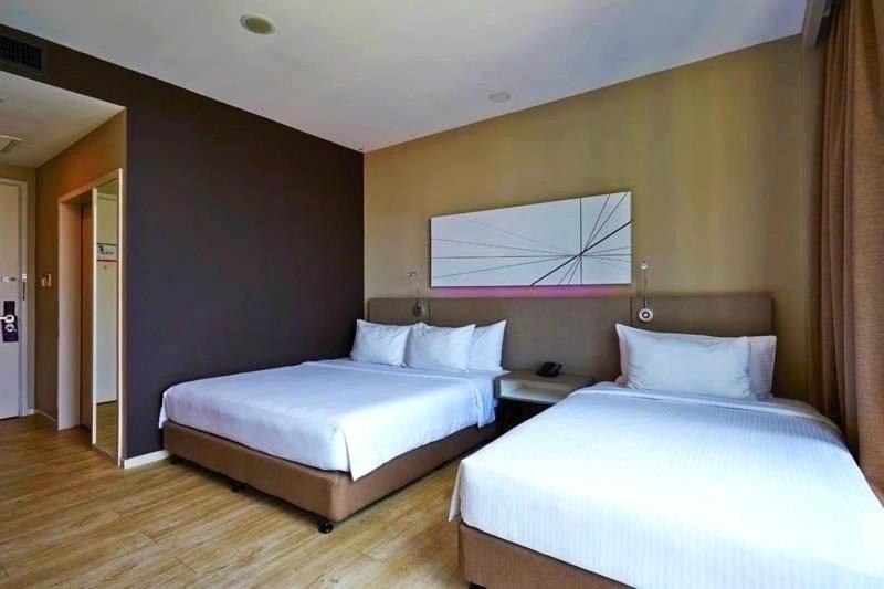 Q Damansara By Trillionz Hotel Petaling Jaya Bagian luar foto